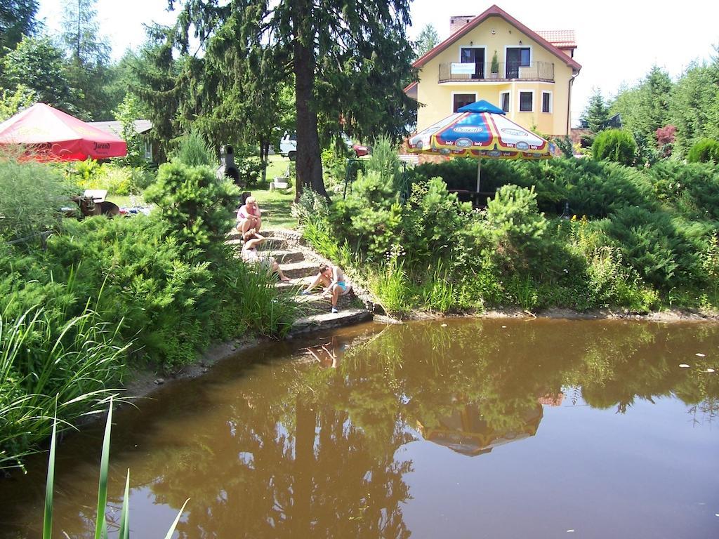 Вілла Gosciniec Nad Stawem Щитно Екстер'єр фото